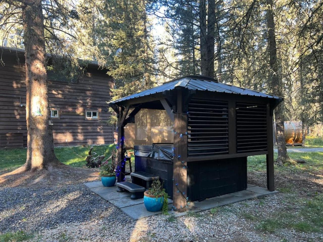 Rustic Cozy Cabin With Hot Tub Bragg Creek Exterior photo